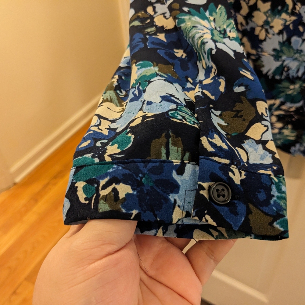 🔴3/$15. Van Heusen blue, floral, long sleeve blouse, size XXL - Picture 7 of 14